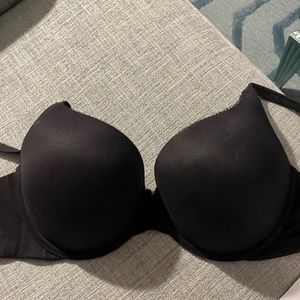 Victoria’s Secret Body by Victoria Bra 36D